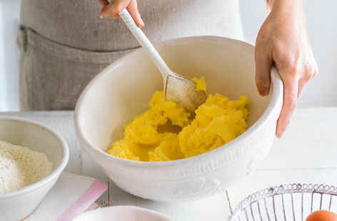 Make the cake