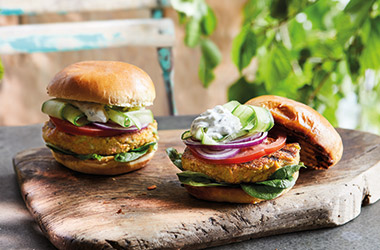 Carrot, courgette and halloumi burgers