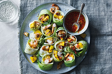 Prawn, mango and lettuce 'summer rolls'