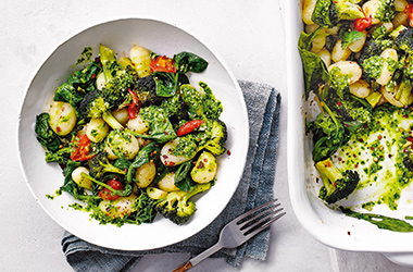 Roast gnocchi with veg and spinach pesto