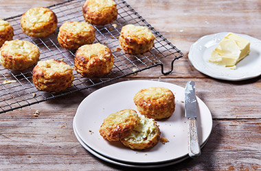 3-ingredient savoury cheese scones