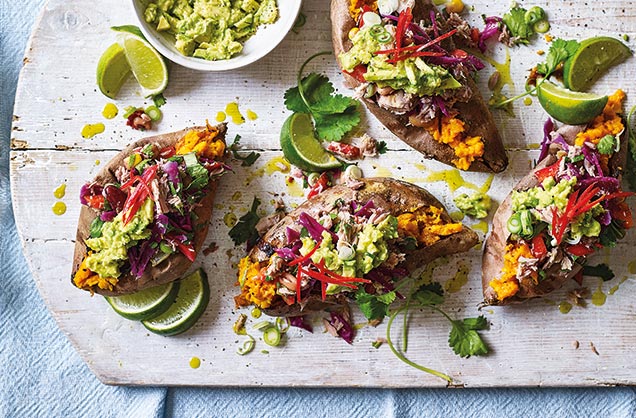 Family dinner: Baked sweet potatoes with tuna salsa