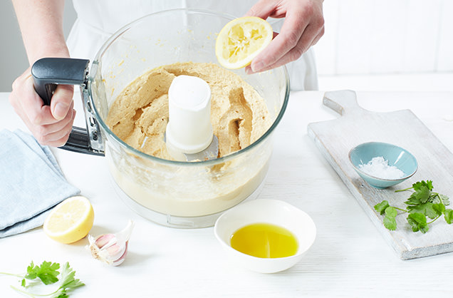 Make the houmous