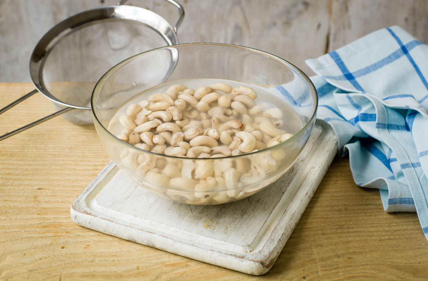 Soak the cashews
