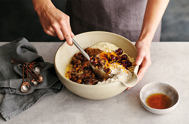 Turn mincemeat into cake mix