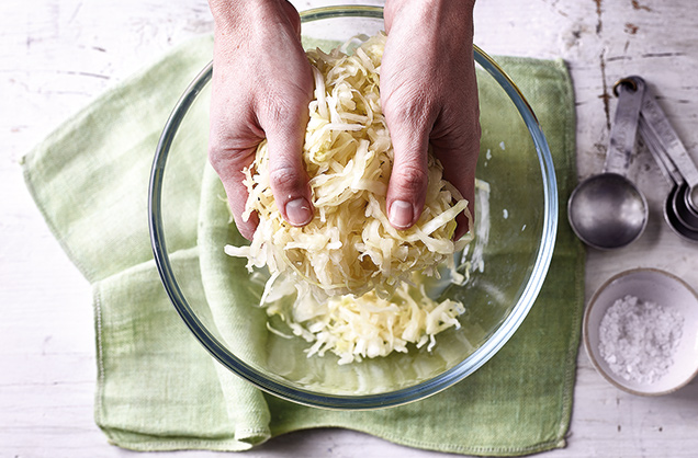Squeezing the cabbage