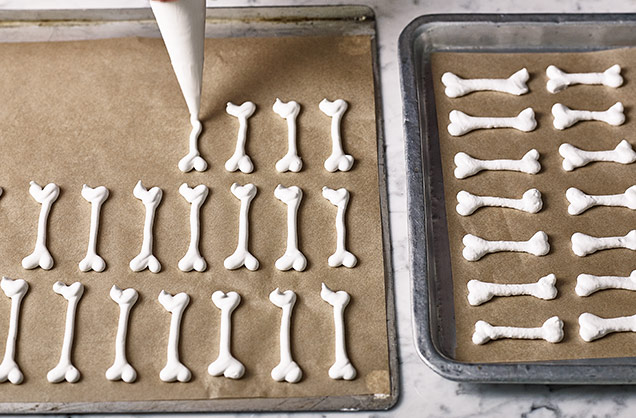 Pipe meringue bones