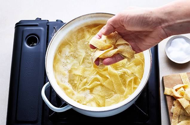 Cooking the pasta