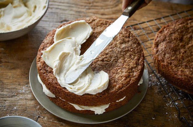 Layer the cakes