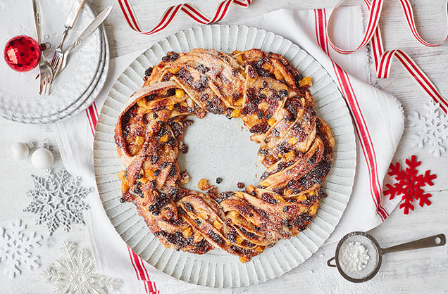 How to make a mincemeat Christmas wreath
