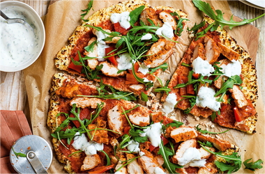 Spicy chicken cauliflower 'pizza'